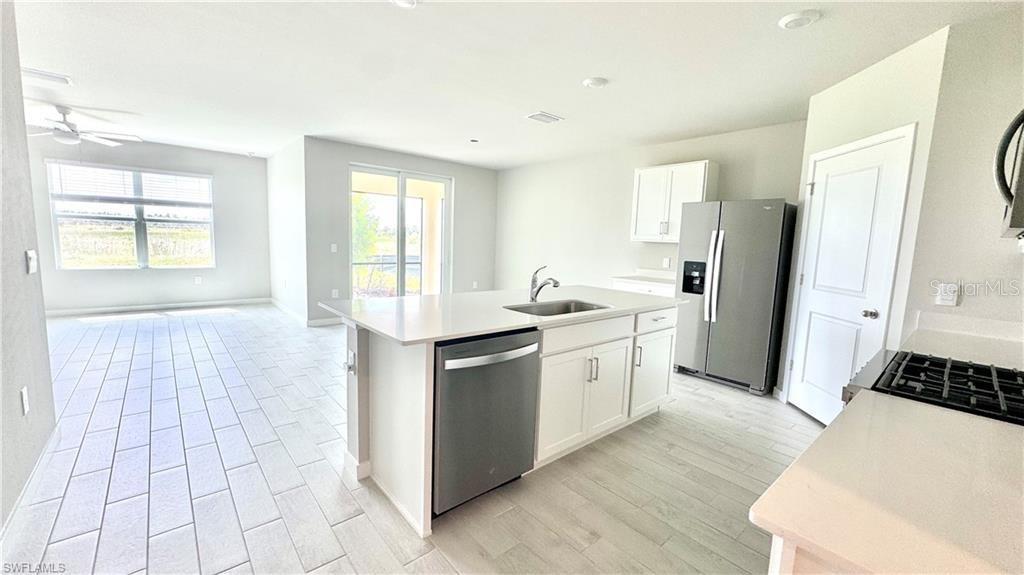 17710 Shade Tree Loop Property Photo 9