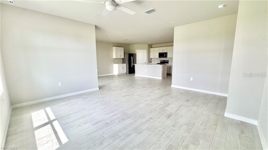 17710 Shade Tree Loop Property Photo 10