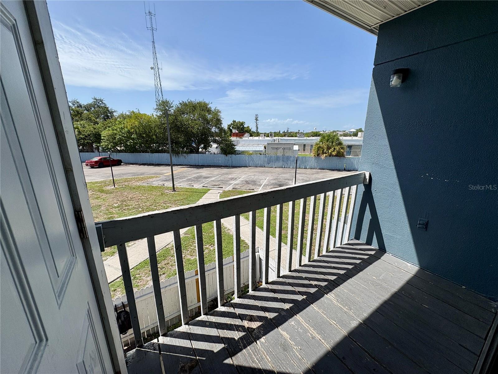 1911 5th St W #e Property Photo 9