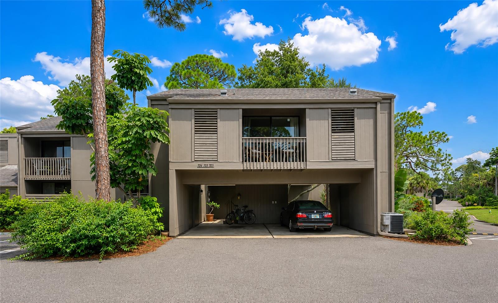 701 Pine Run Dr #701 Property Photo 1