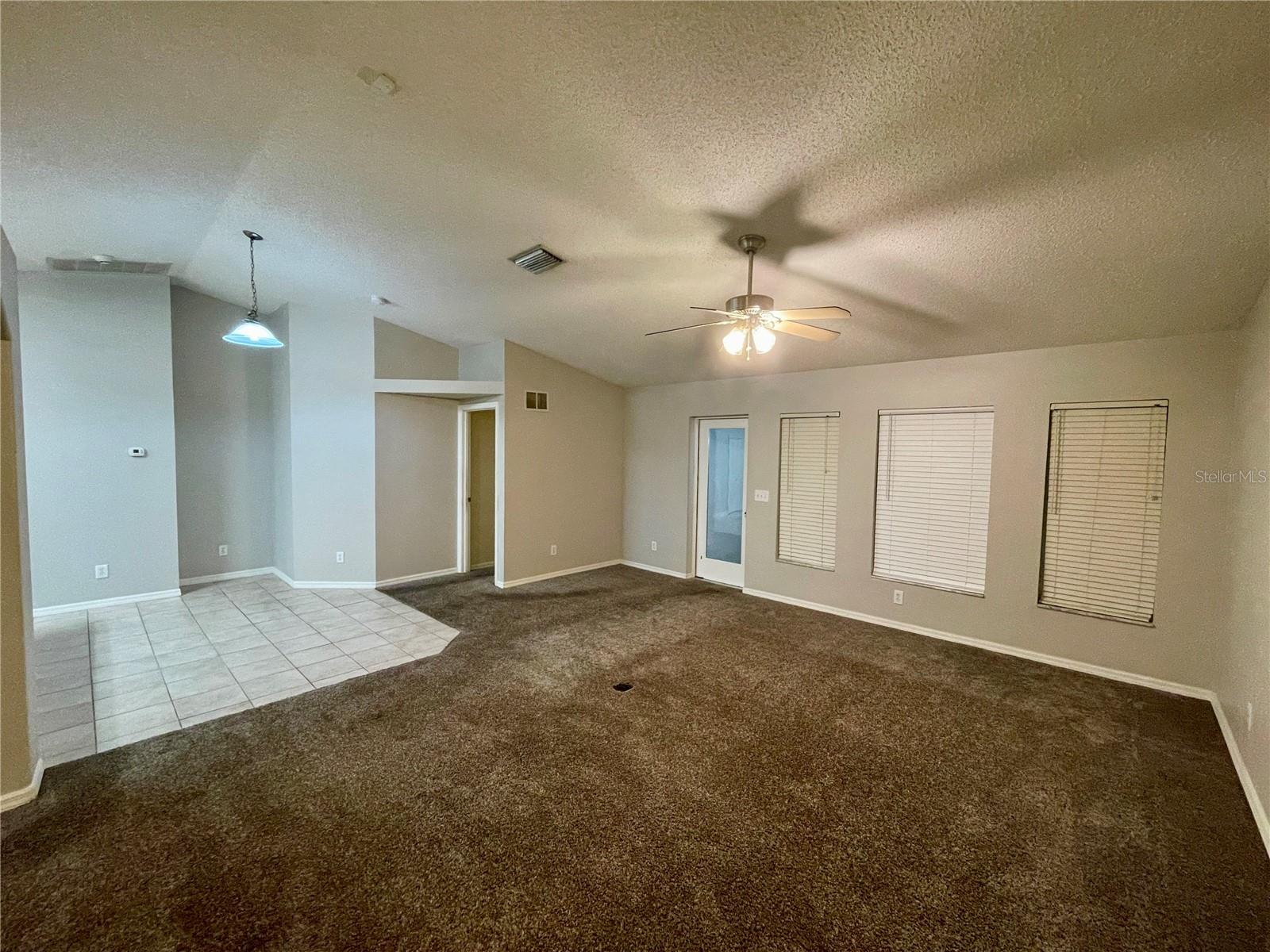 12119 Warwick Cir Property Photo 3