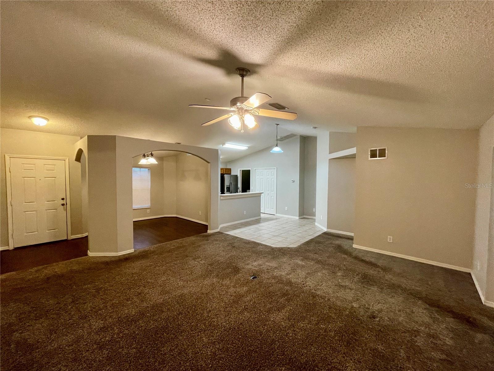 12119 Warwick Cir Property Photo 4