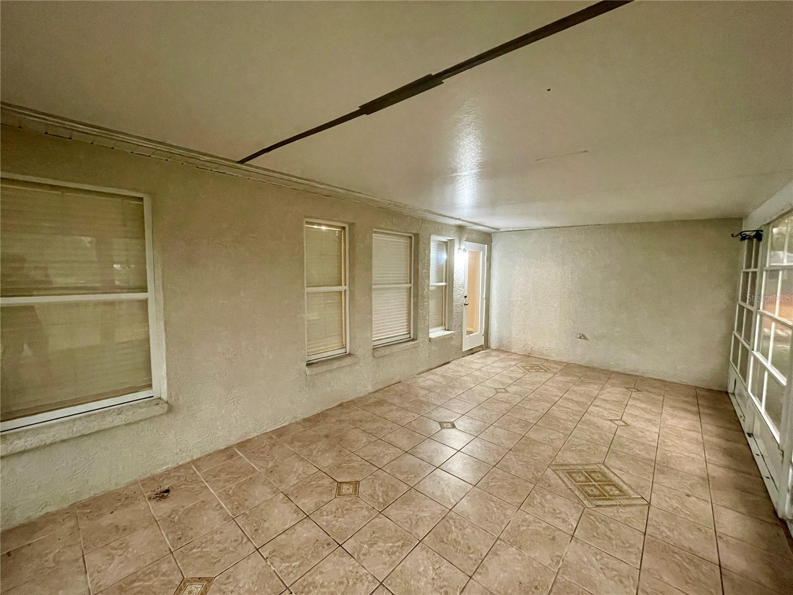 12119 Warwick Cir Property Photo 23