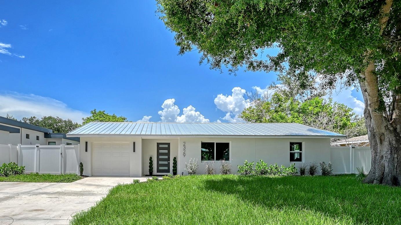 2329 Rose St Property Photo 1
