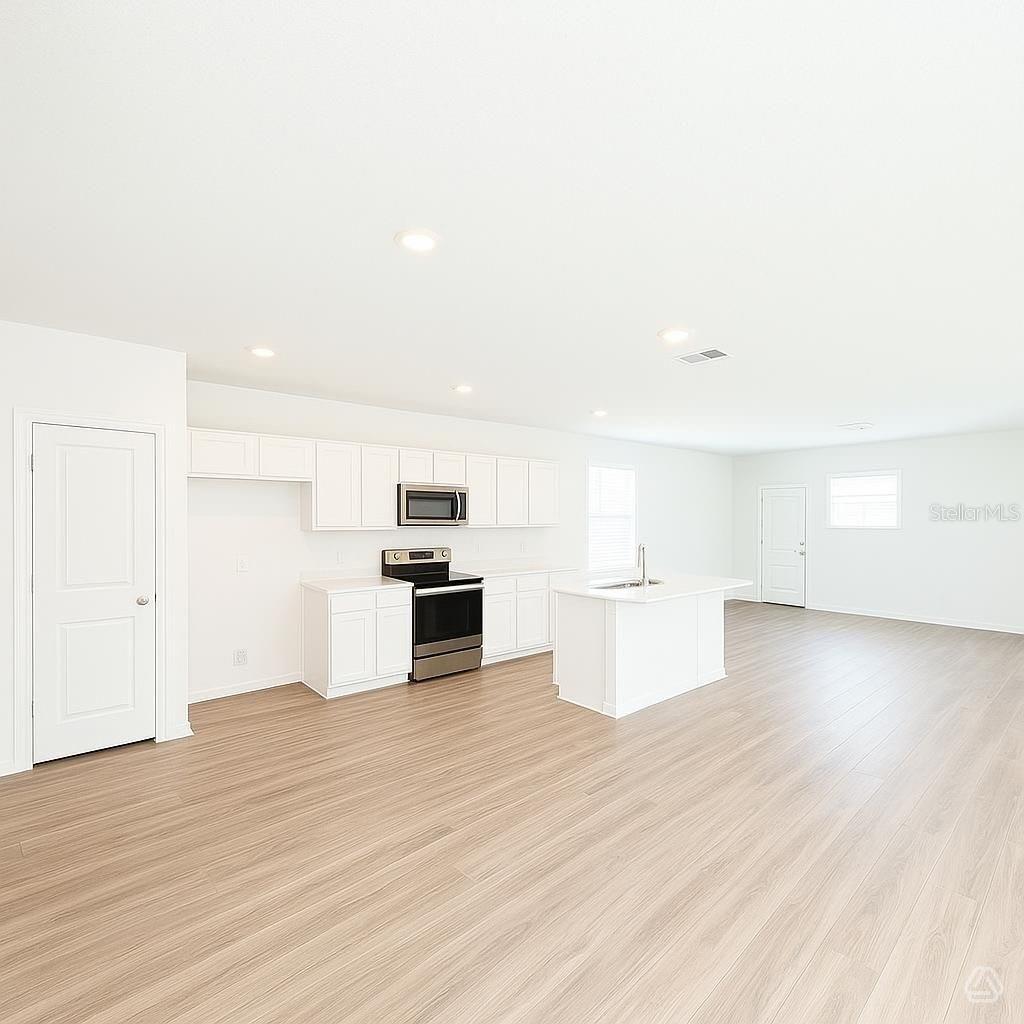 13013 Red Deer Pl Property Photo 3