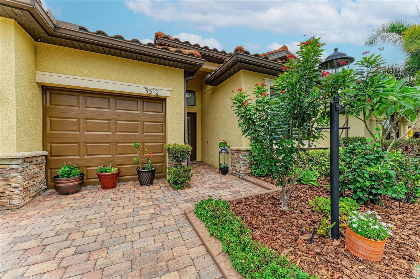 3512 Savanna Palms Ct Property Photo 3