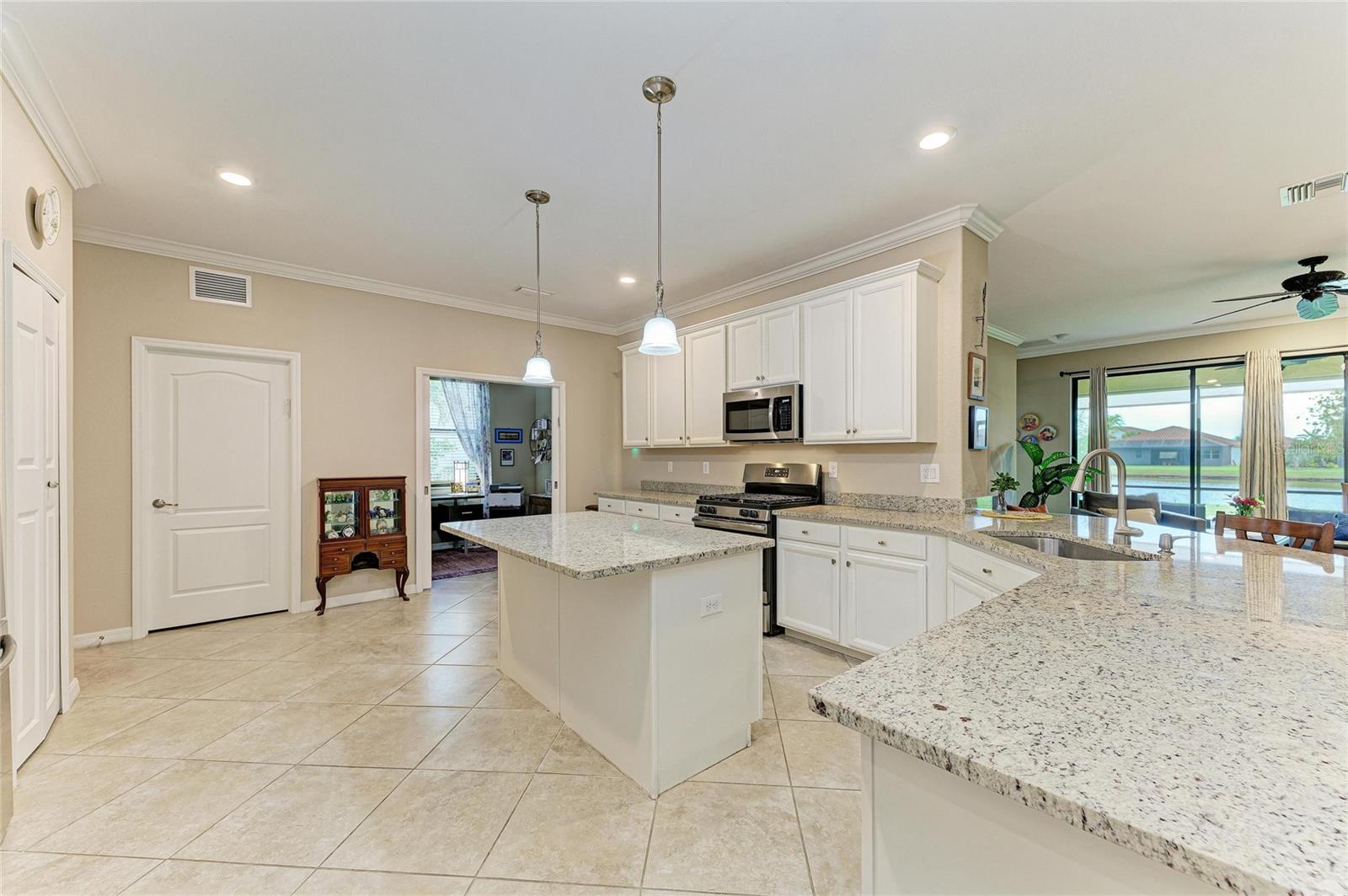 3512 Savanna Palms Ct Property Photo 12