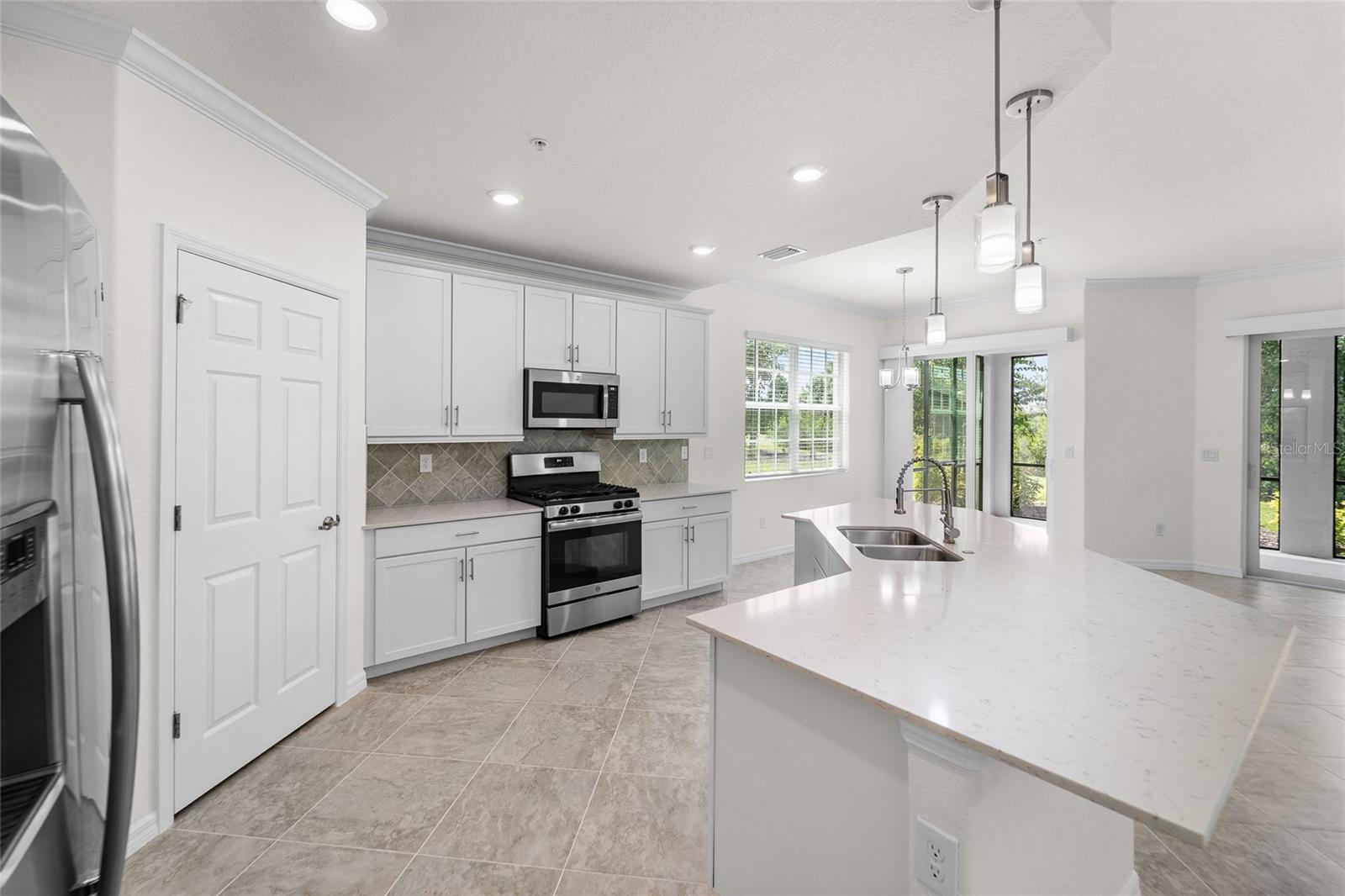 7342 Divot Loop Property Photo 8
