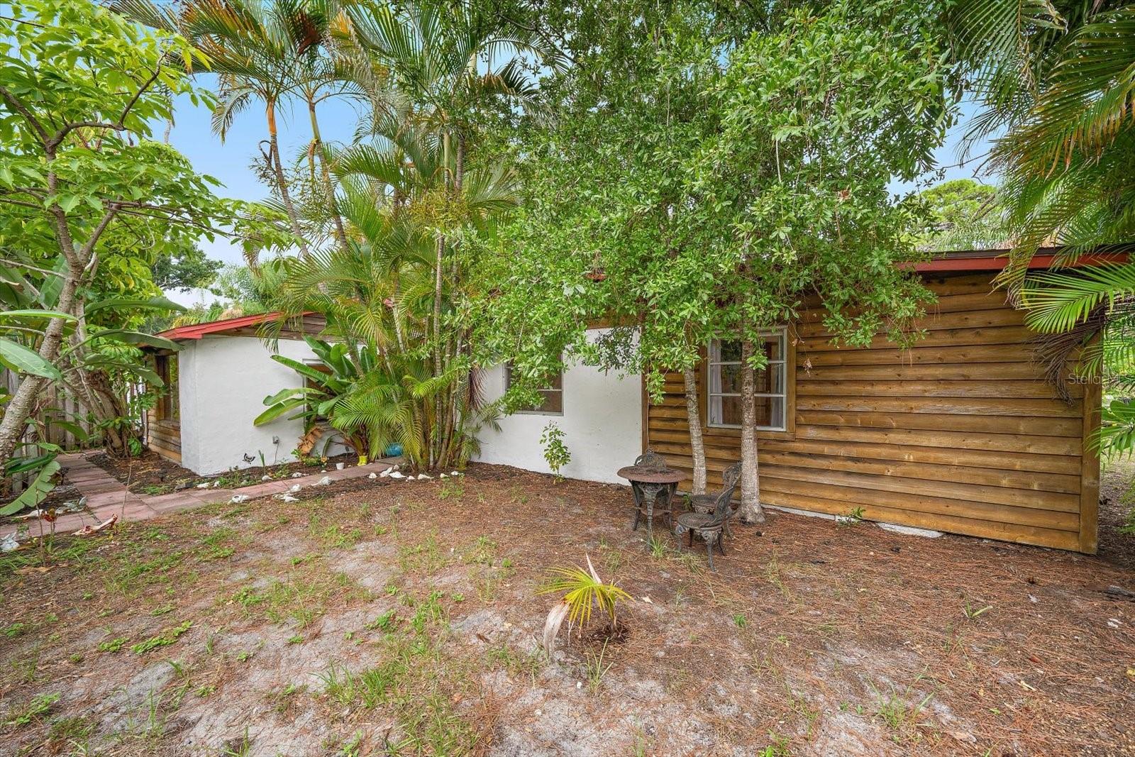4102 Royal Palm Ave Property Photo 3