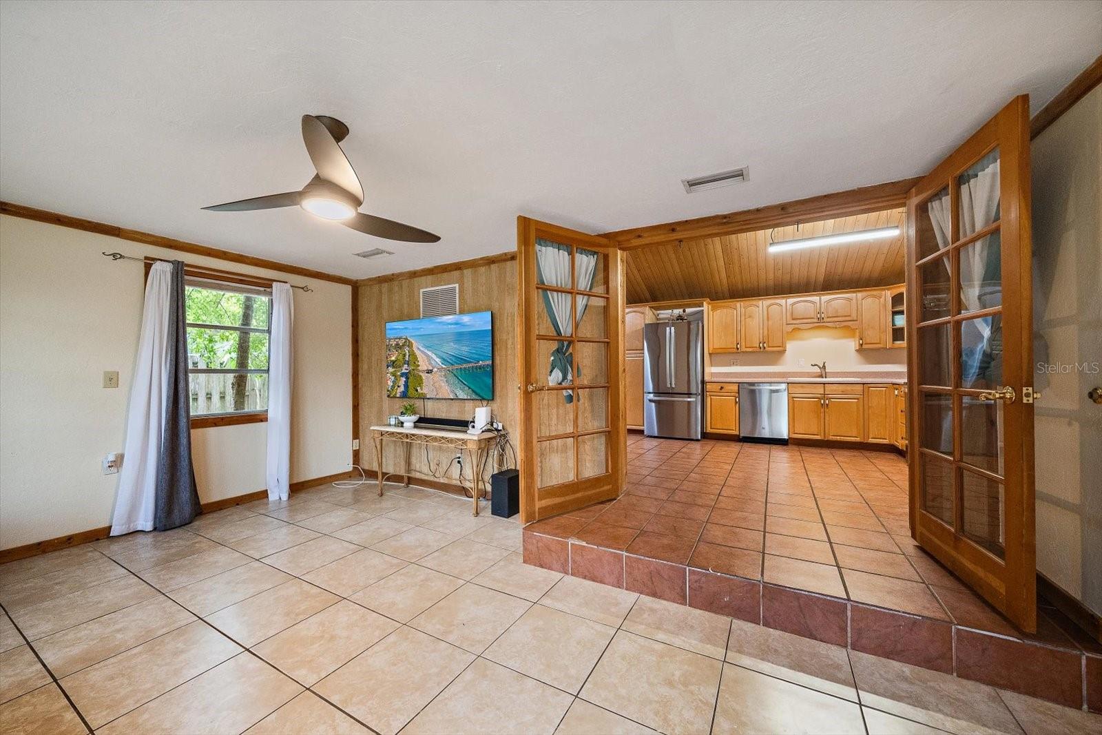 4102 Royal Palm Ave Property Photo 4
