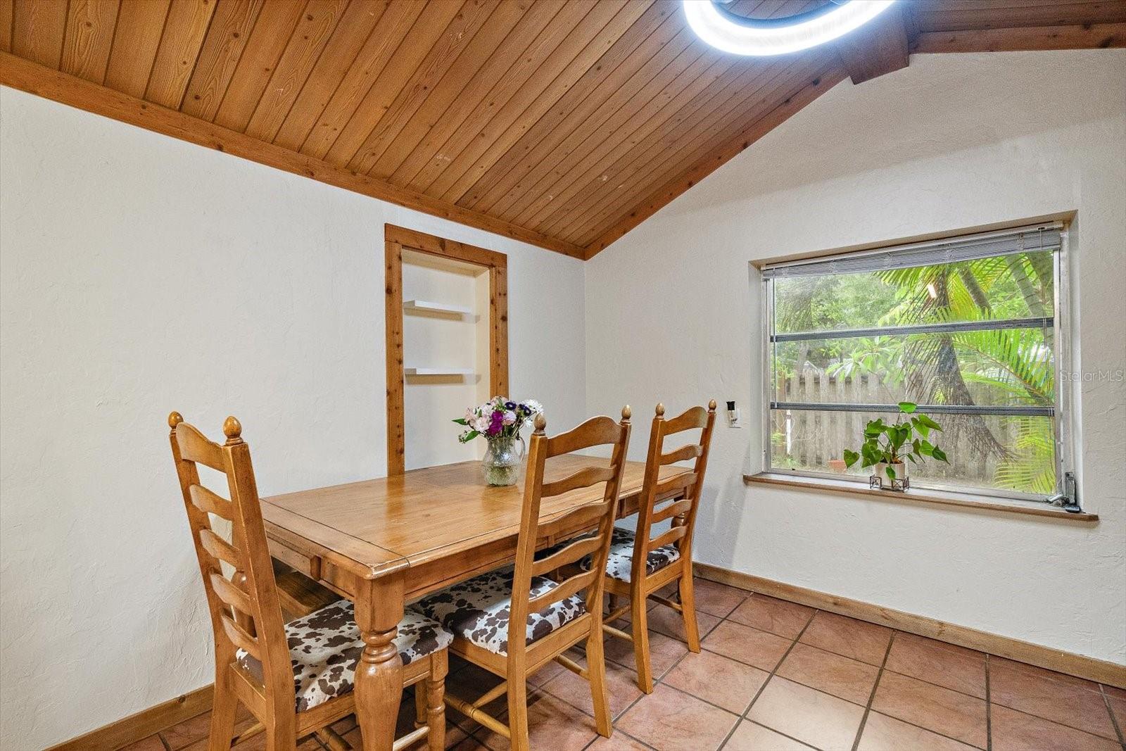4102 Royal Palm Ave Property Photo 10