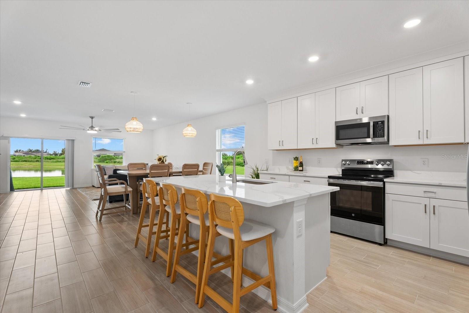 10032 Last Light Gln Property Photo 4