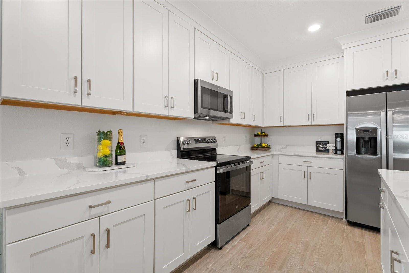 10032 Last Light Gln Property Photo 8