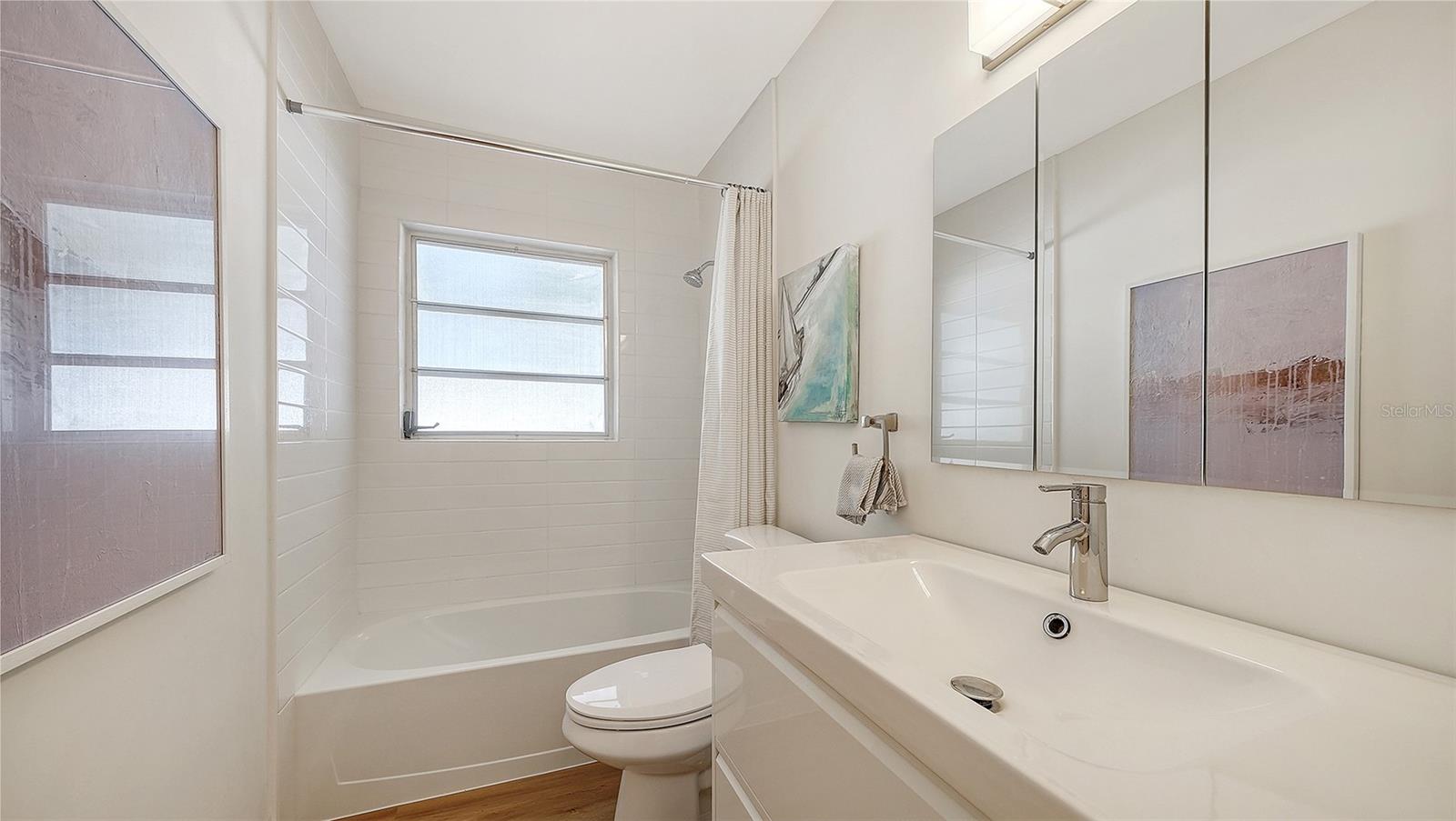 2719 Temple St Property Photo 28