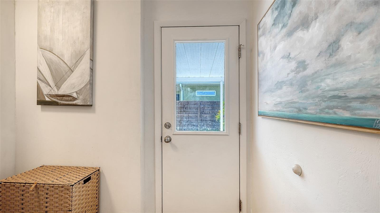 2719 Temple St Property Photo 32