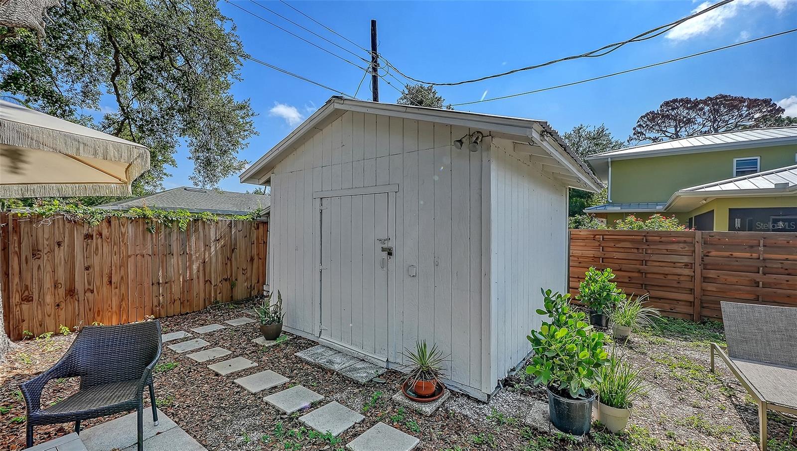 2719 Temple St Property Photo 37