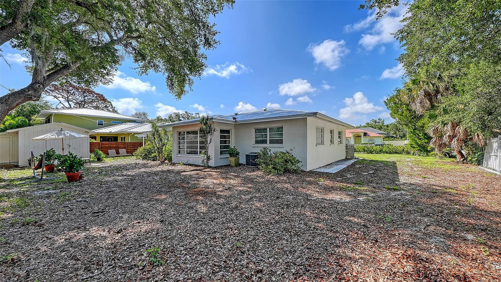 2719 Temple St Property Photo 39