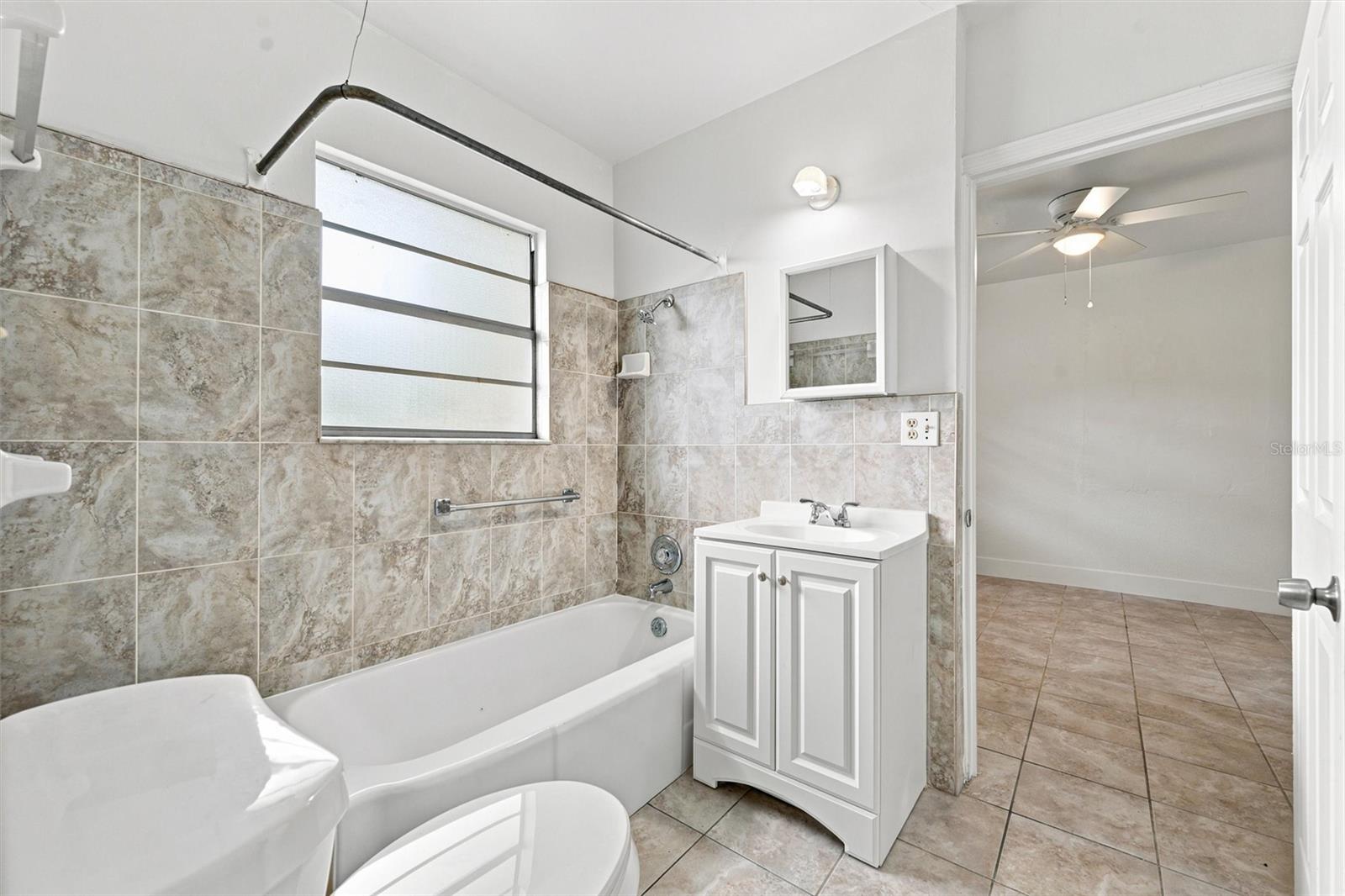 2425 9th Ave E Property Photo 10