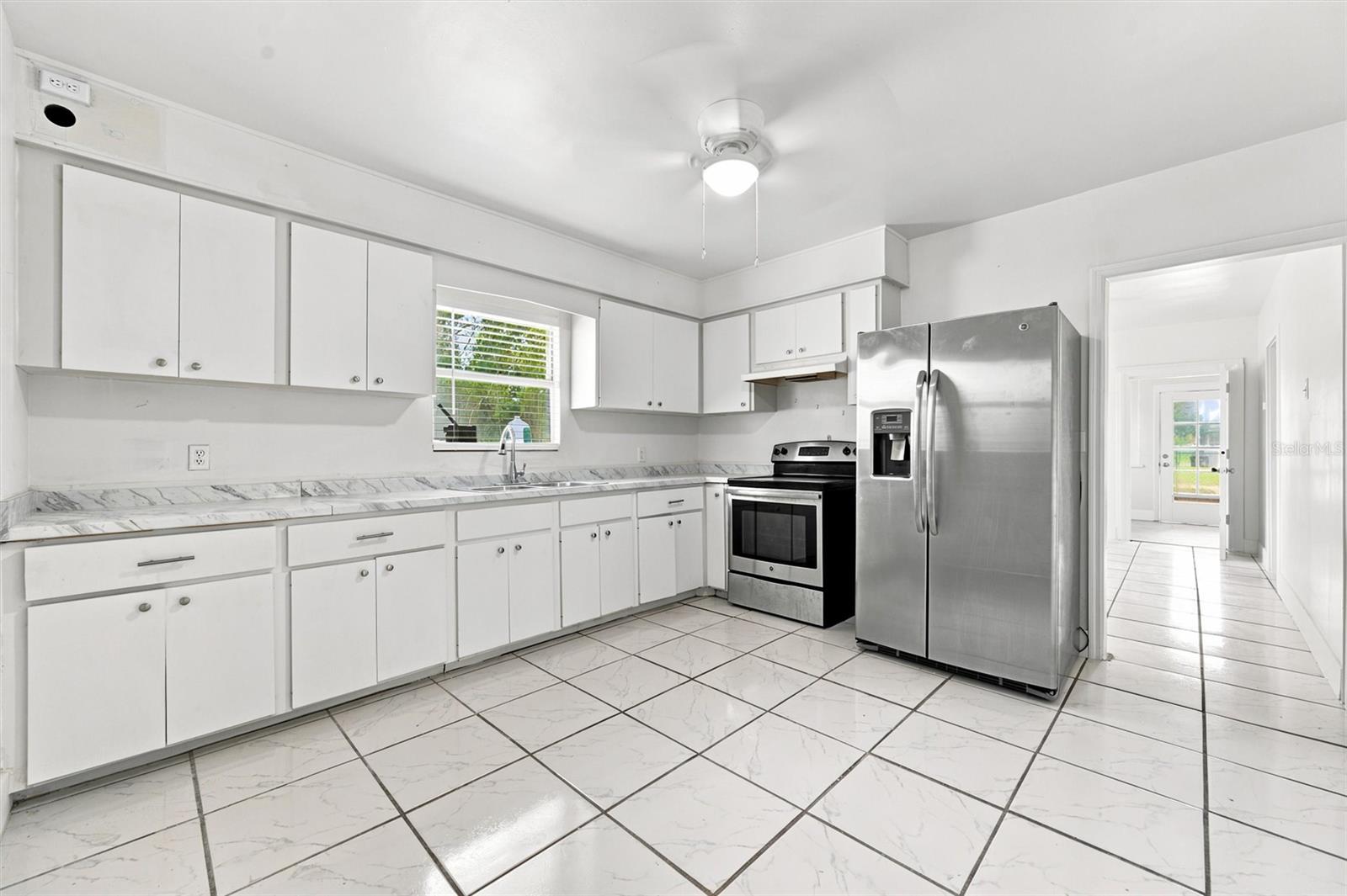 2425 9th Ave E Property Photo 12