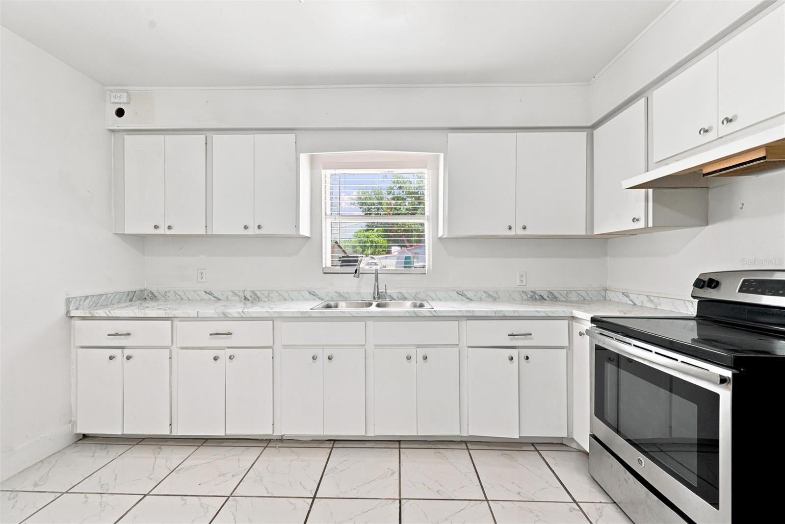 2425 9th Ave E Property Photo 13