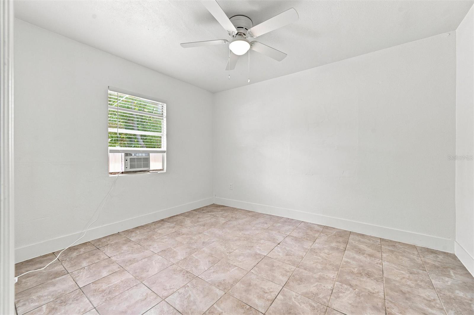 2425 9th Ave E Property Photo 14