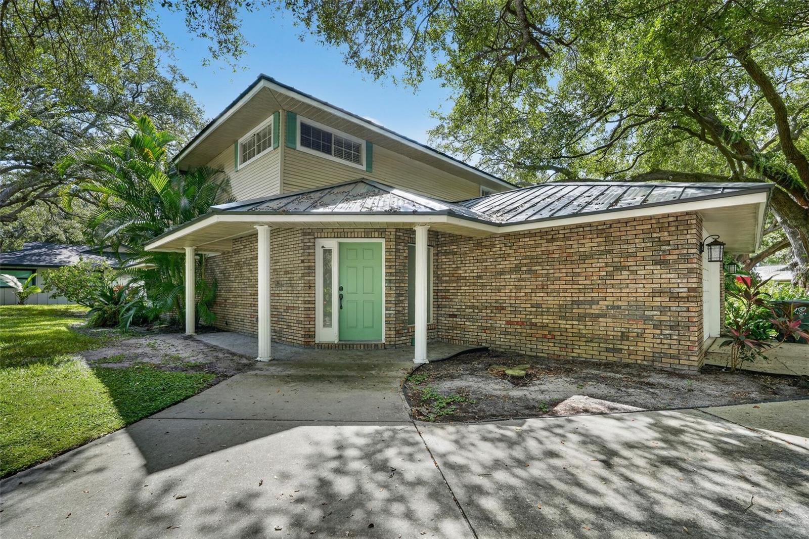 6812 Arbor Oaks Dr Property Photo 3
