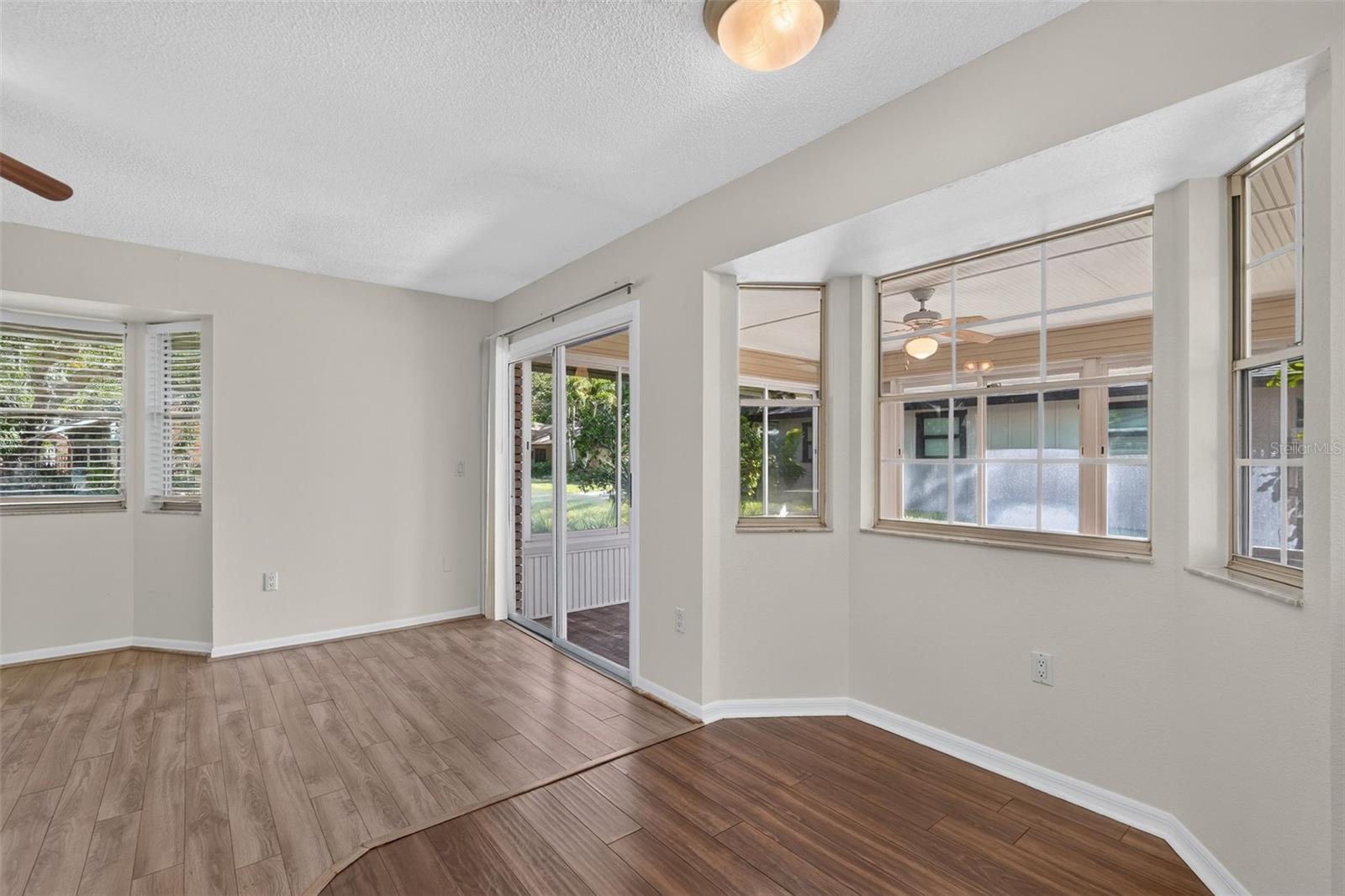 6812 Arbor Oaks Dr Property Photo 23