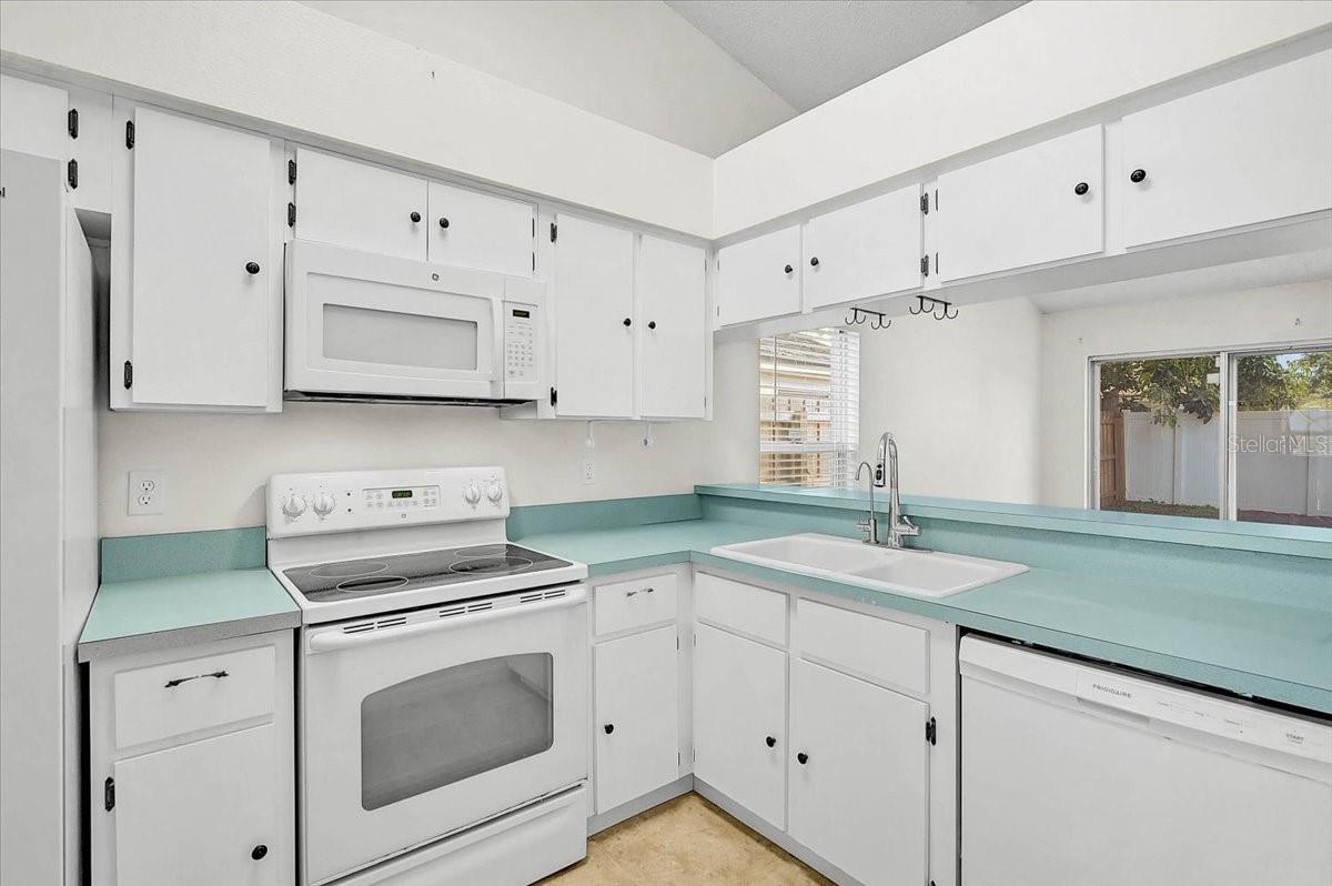 13616 Laraway Dr Property Photo 4