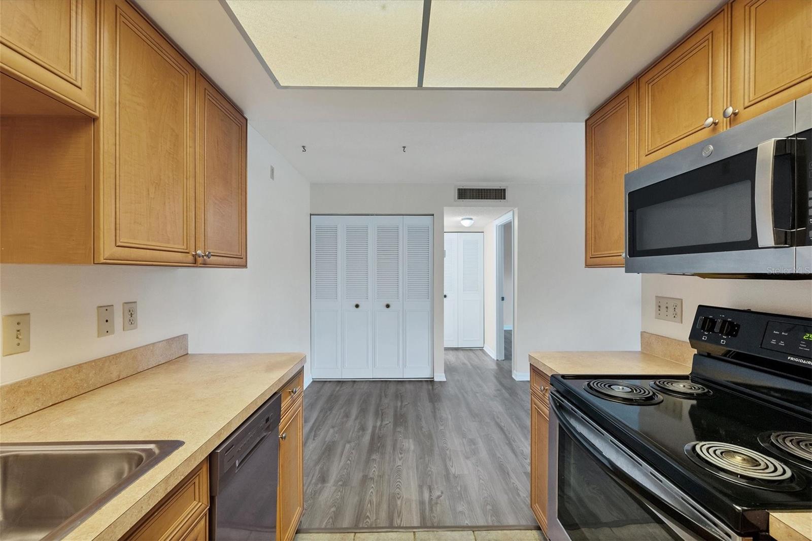 5800 Hollywood Blvd #312 Property Photo 13