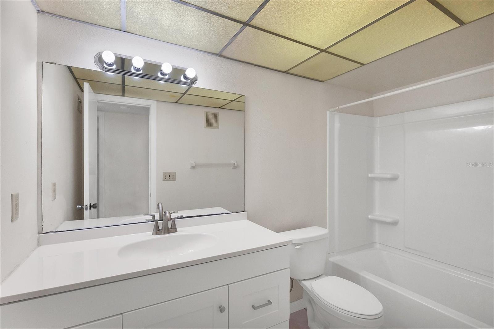 5800 Hollywood Blvd #312 Property Photo 19