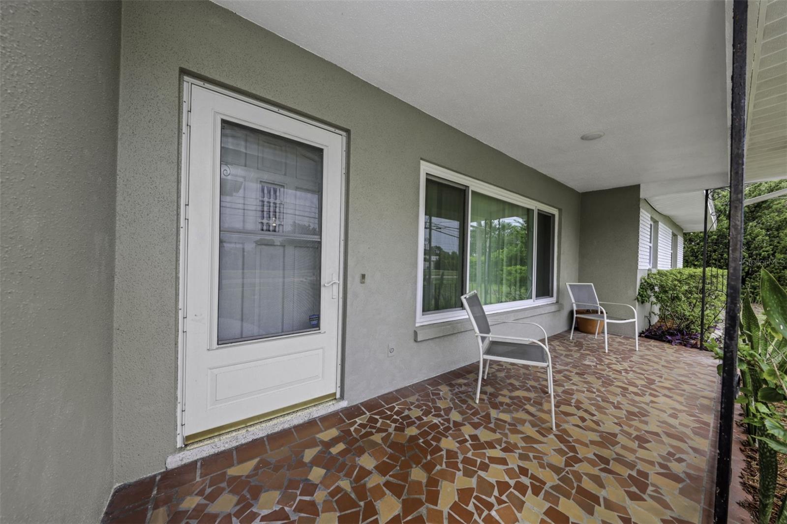 2077 Druid Rd E Property Photo 11