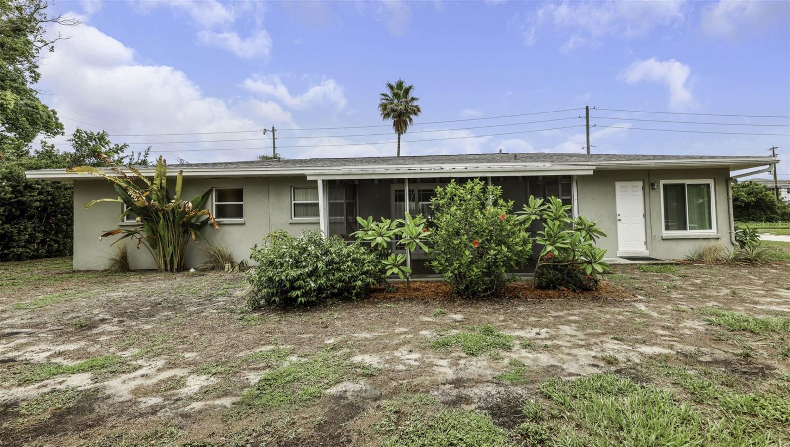 2077 Druid Rd E Property Photo 14