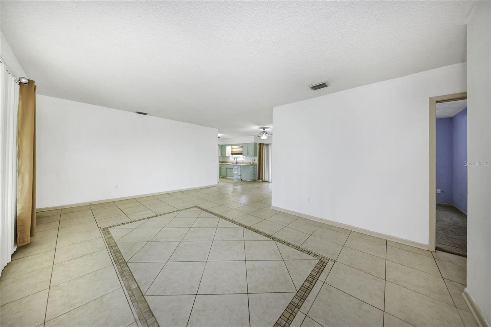 2077 Druid Rd E Property Photo 20