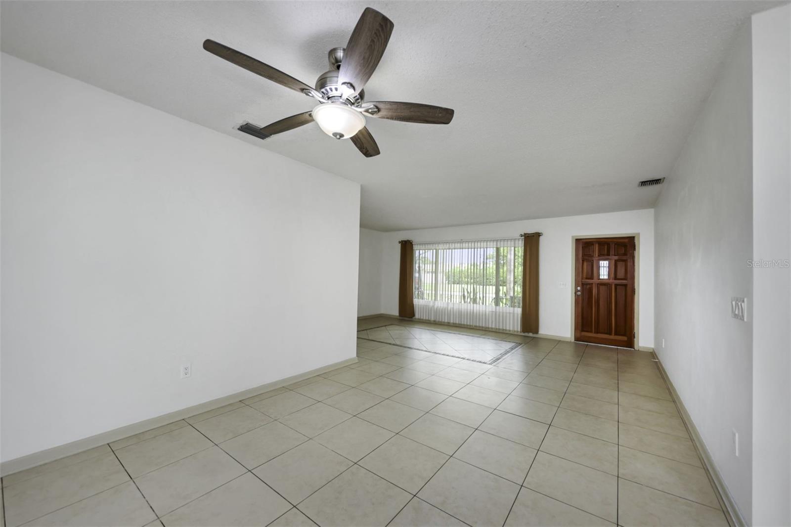 2077 Druid Rd E Property Photo 22