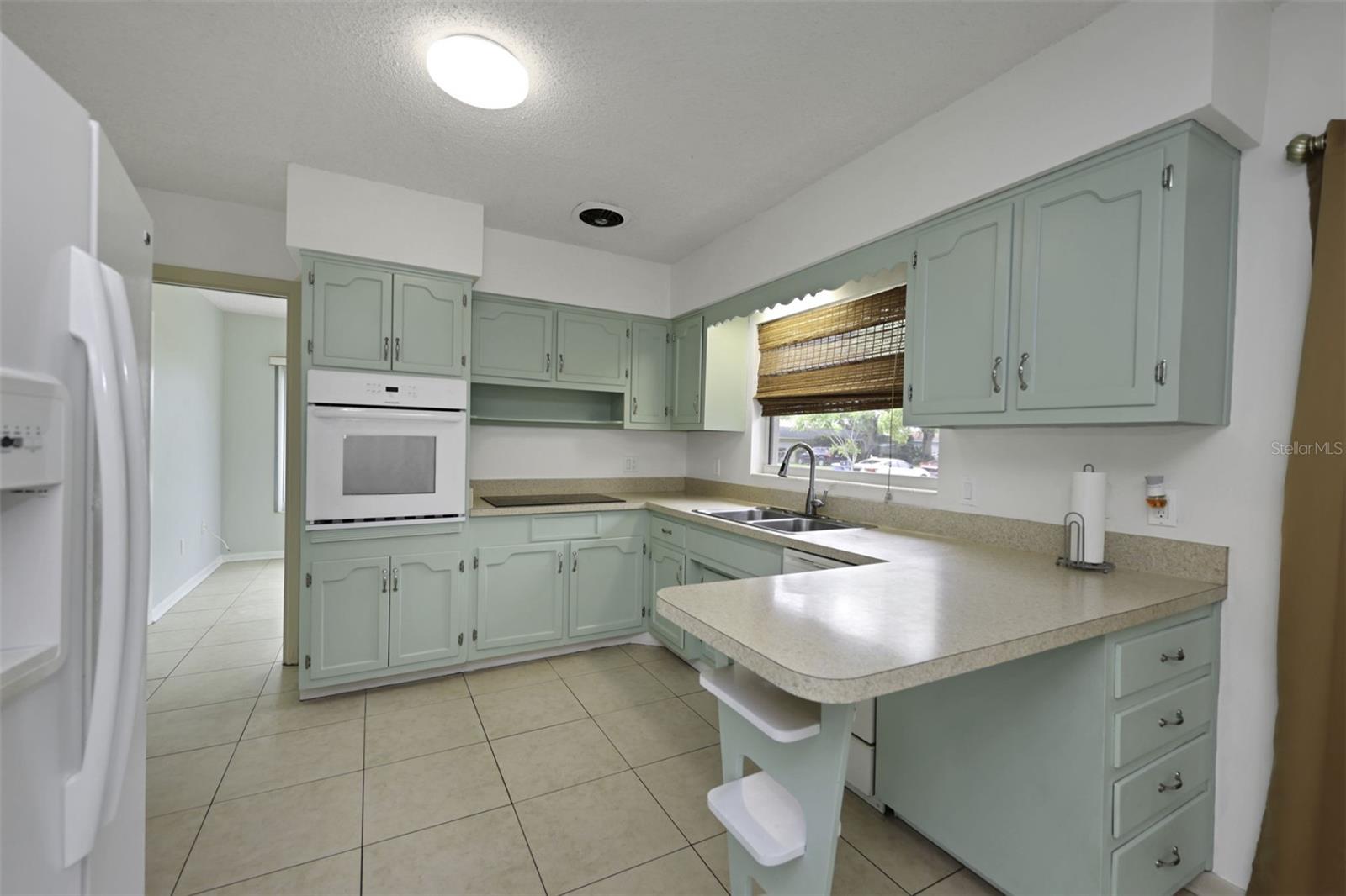 2077 Druid Rd E Property Photo 27