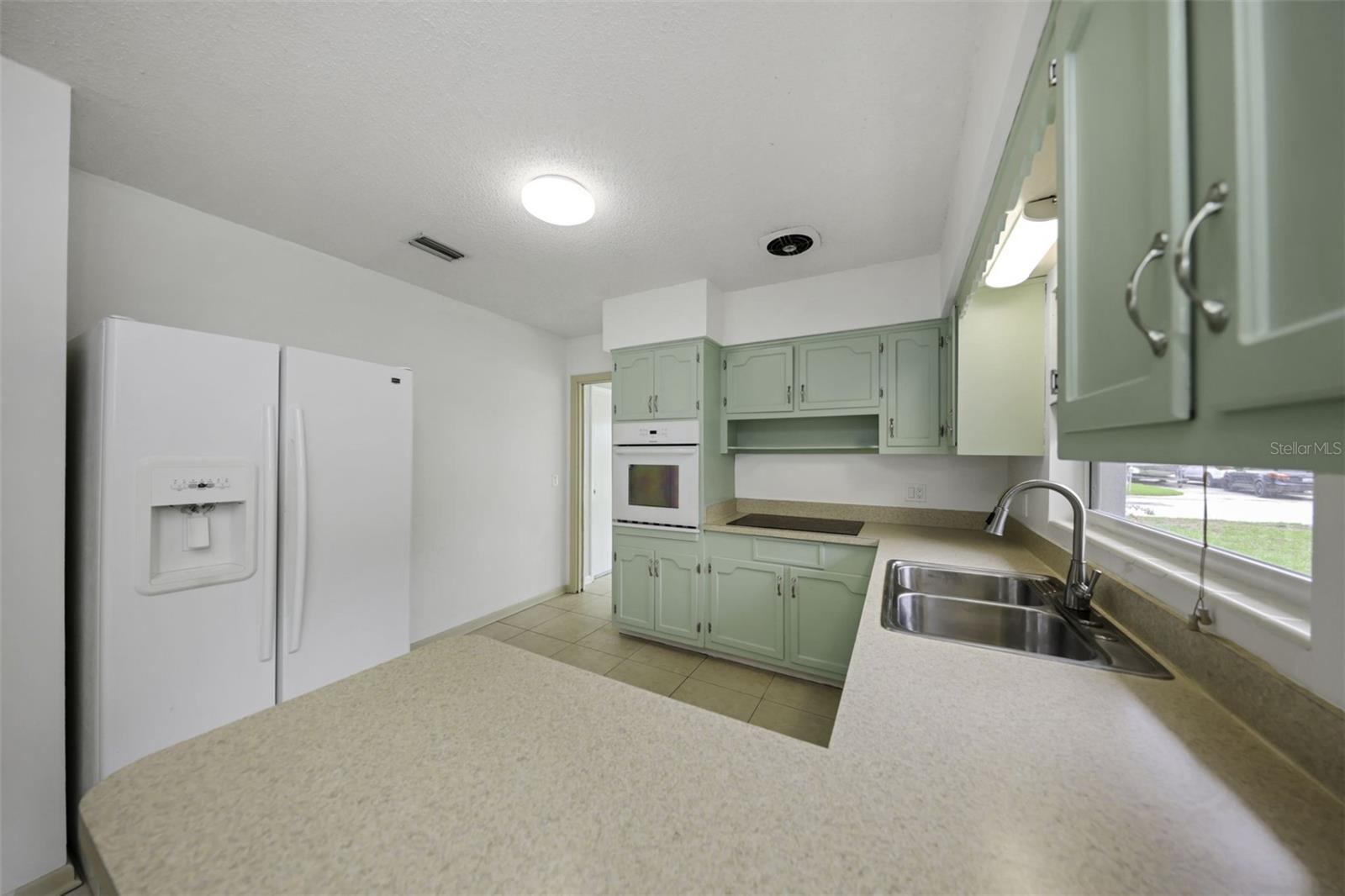 2077 Druid Rd E Property Photo 28