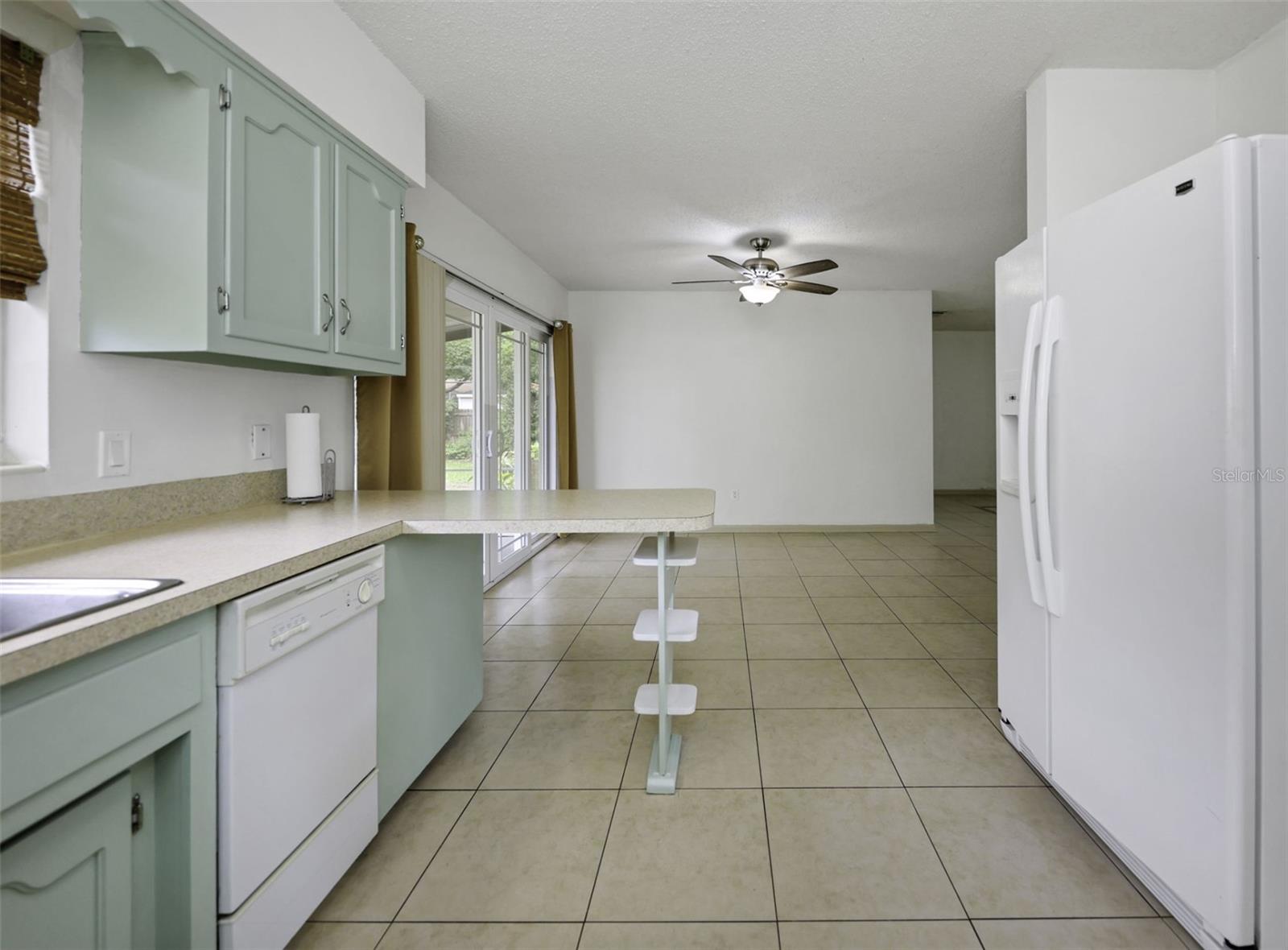 2077 Druid Rd E Property Photo 29