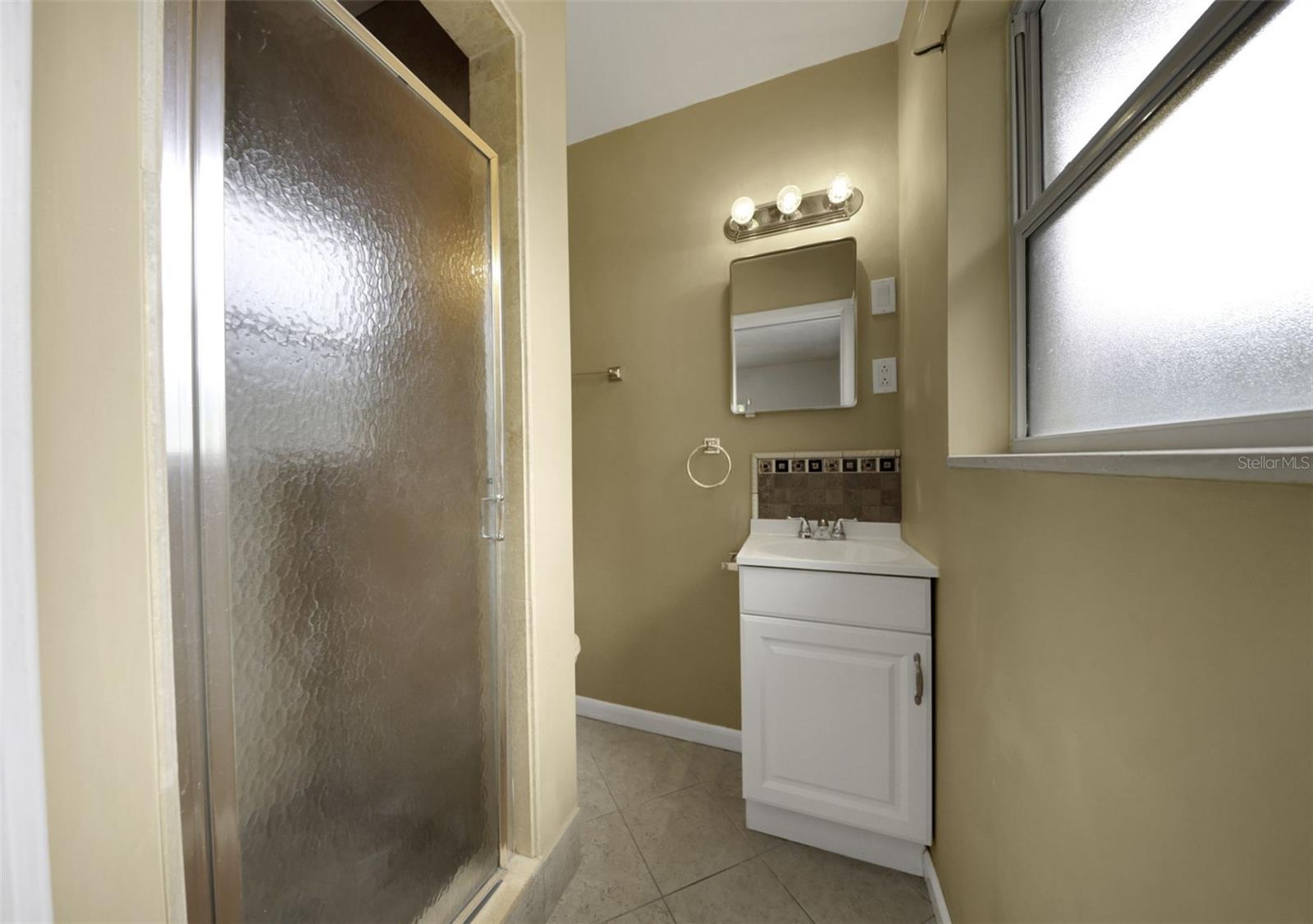 2077 Druid Rd E Property Photo 37