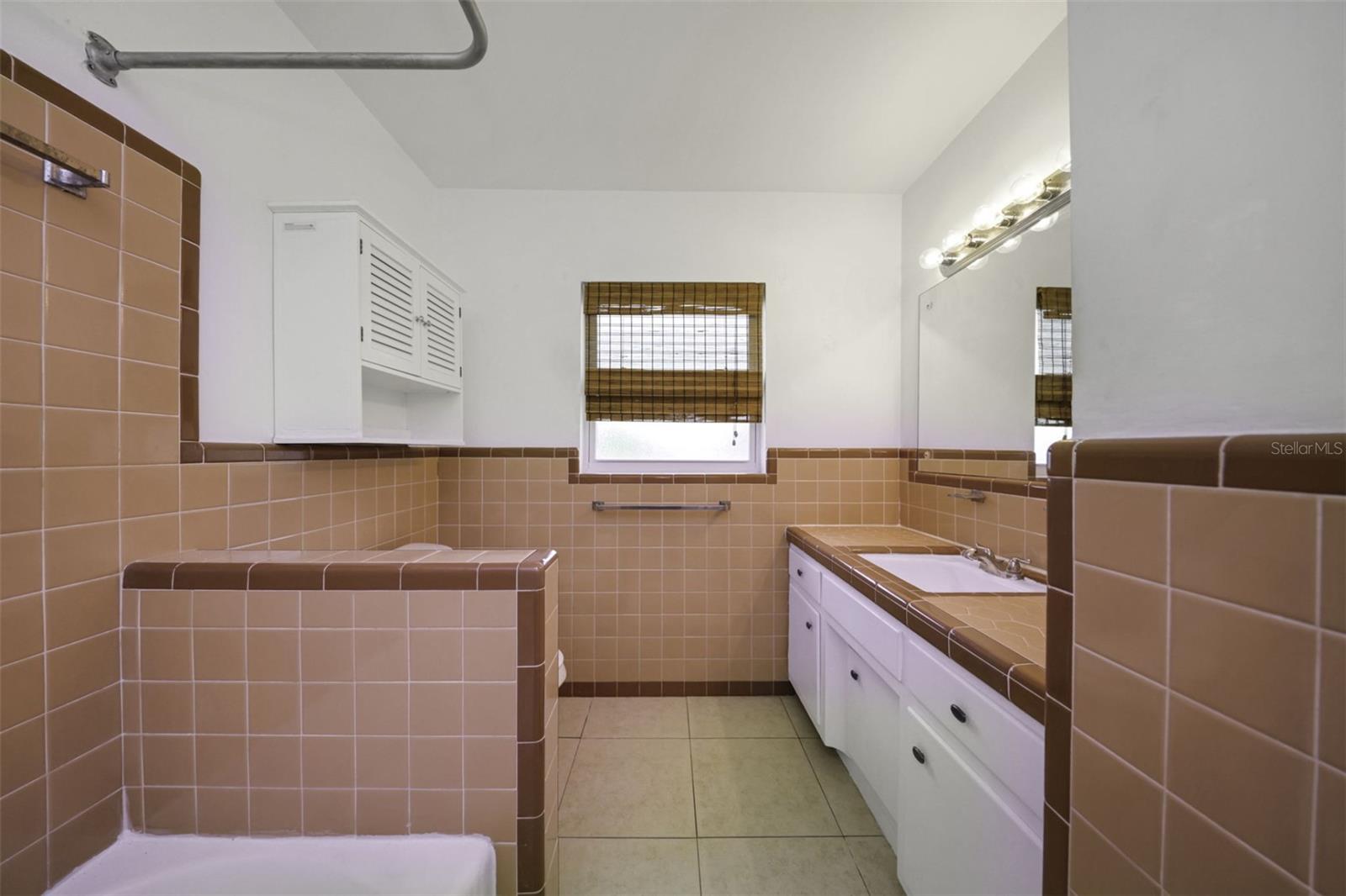 2077 Druid Rd E Property Photo 45