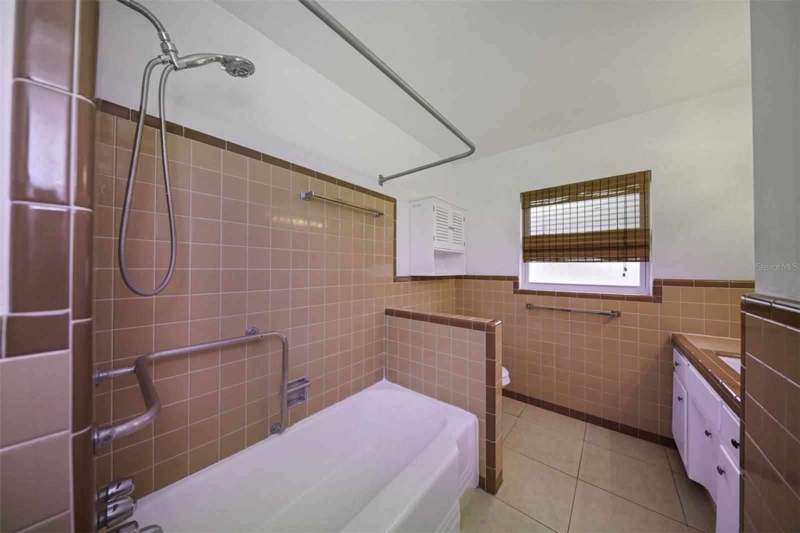 2077 Druid Rd E Property Photo 46