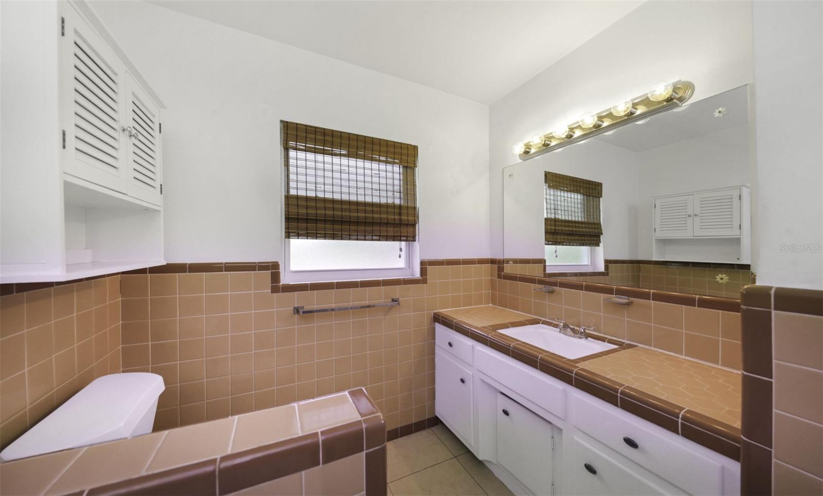 2077 Druid Rd E Property Photo 47