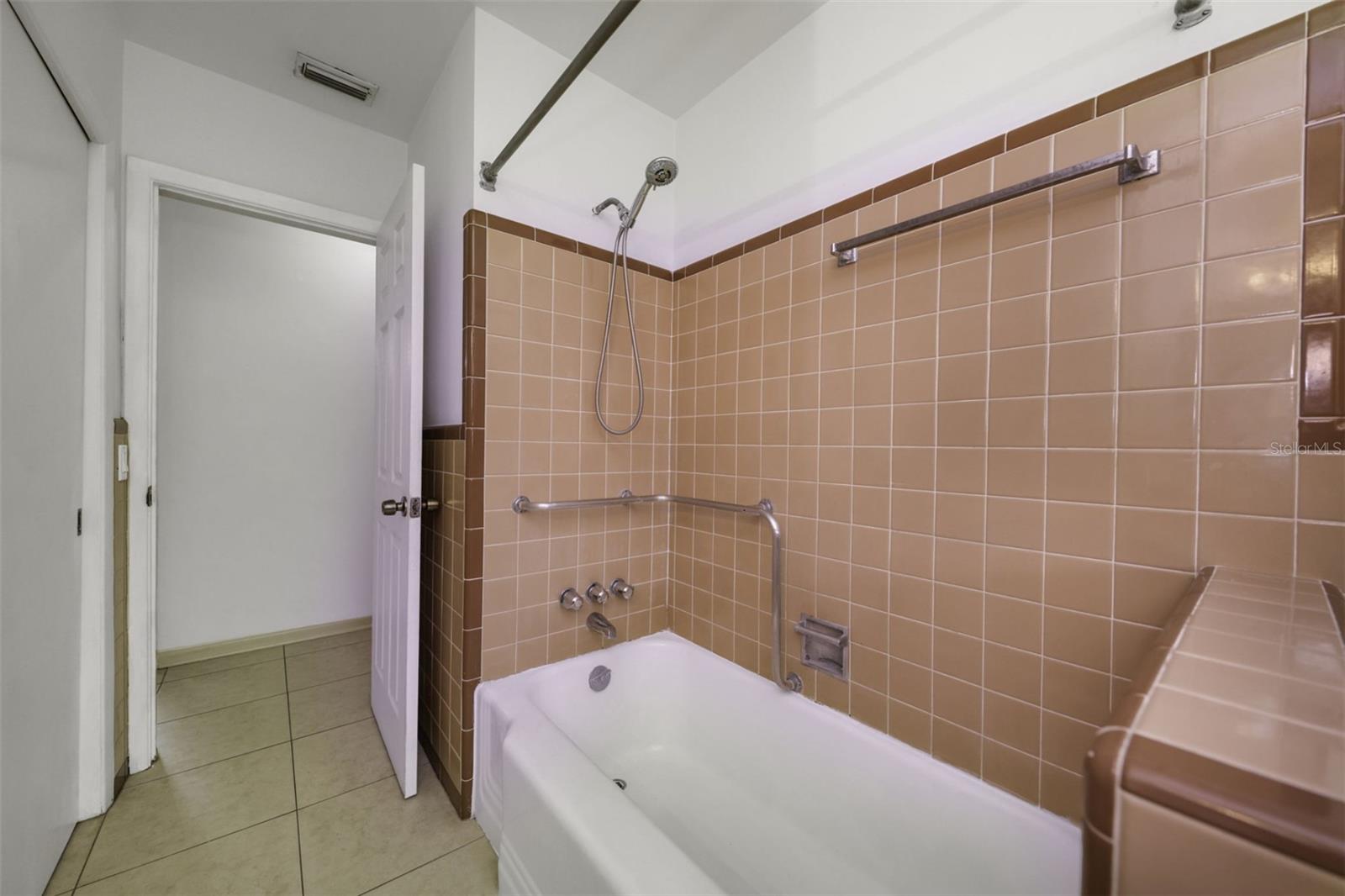 2077 Druid Rd E Property Photo 50