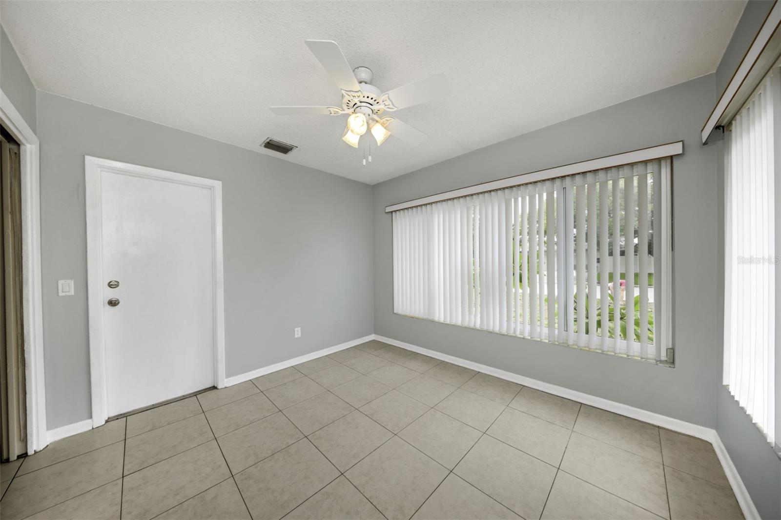 2077 Druid Rd E Property Photo 57