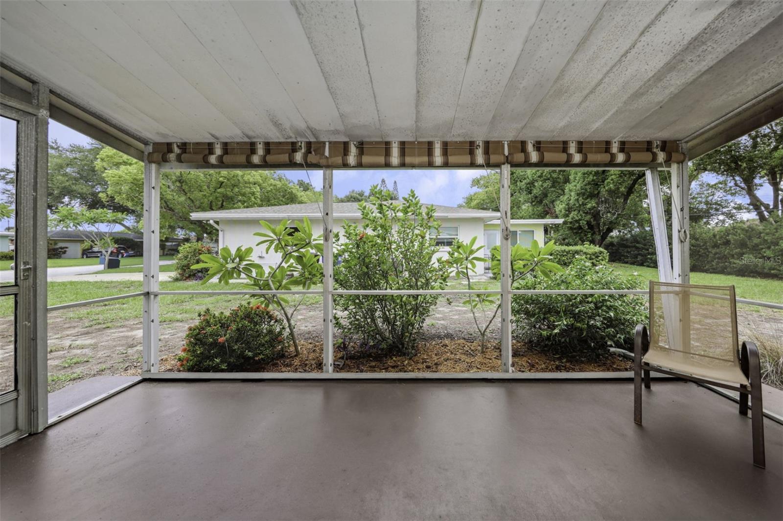 2077 Druid Rd E Property Photo 59