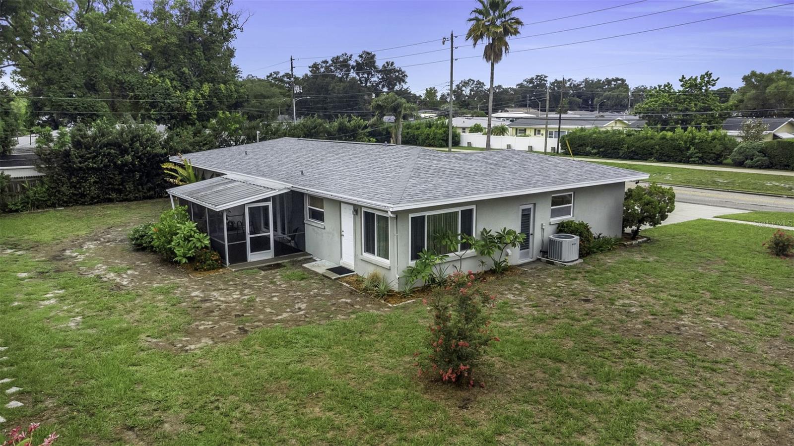 2077 Druid Rd E Property Photo 67