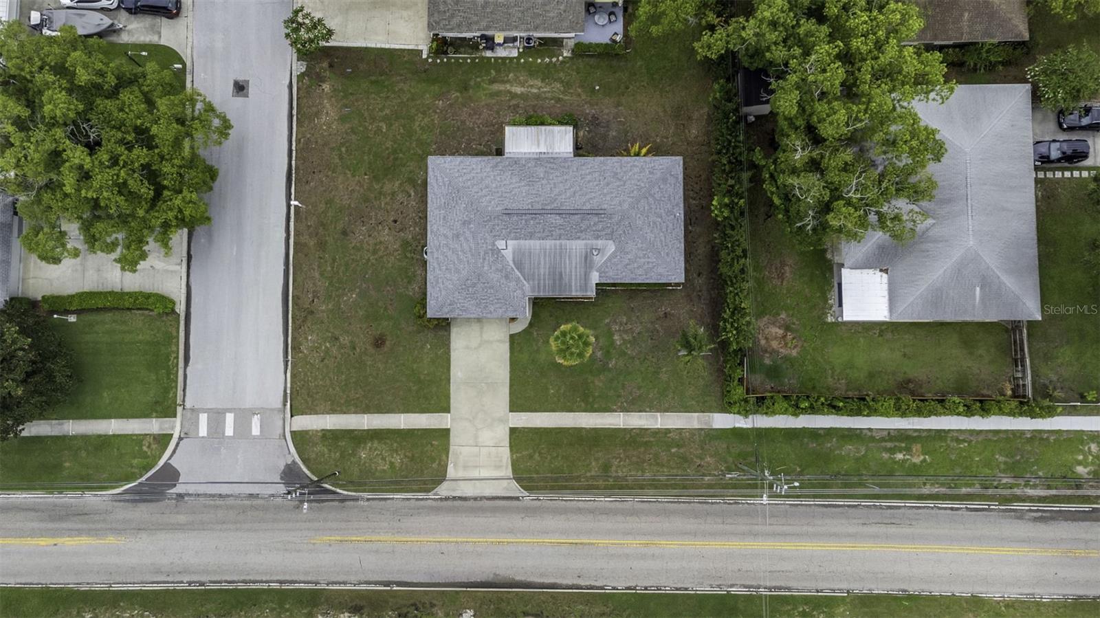 2077 Druid Rd E Property Photo 69