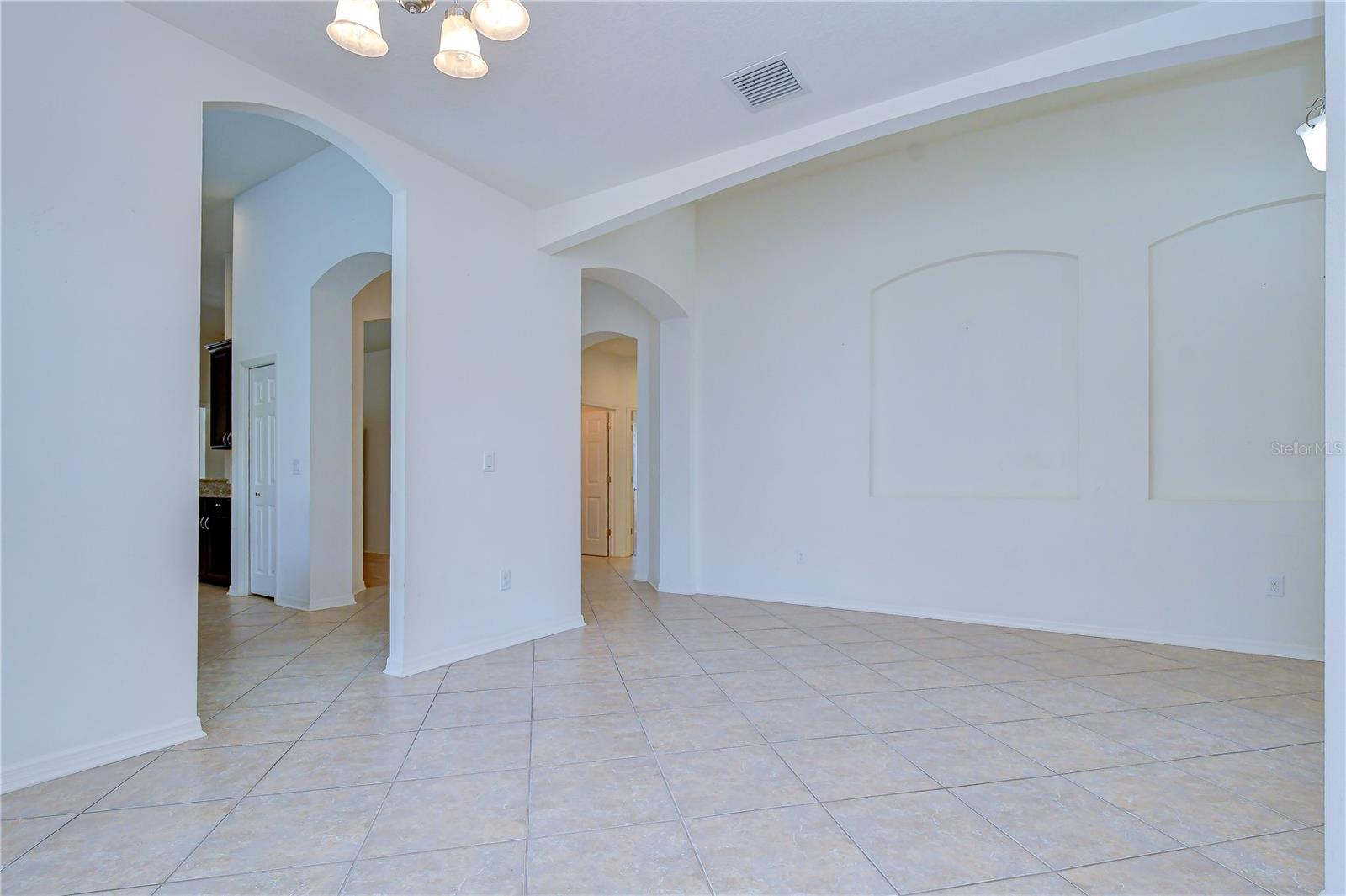 8443 White Poplar Dr Property Photo 32