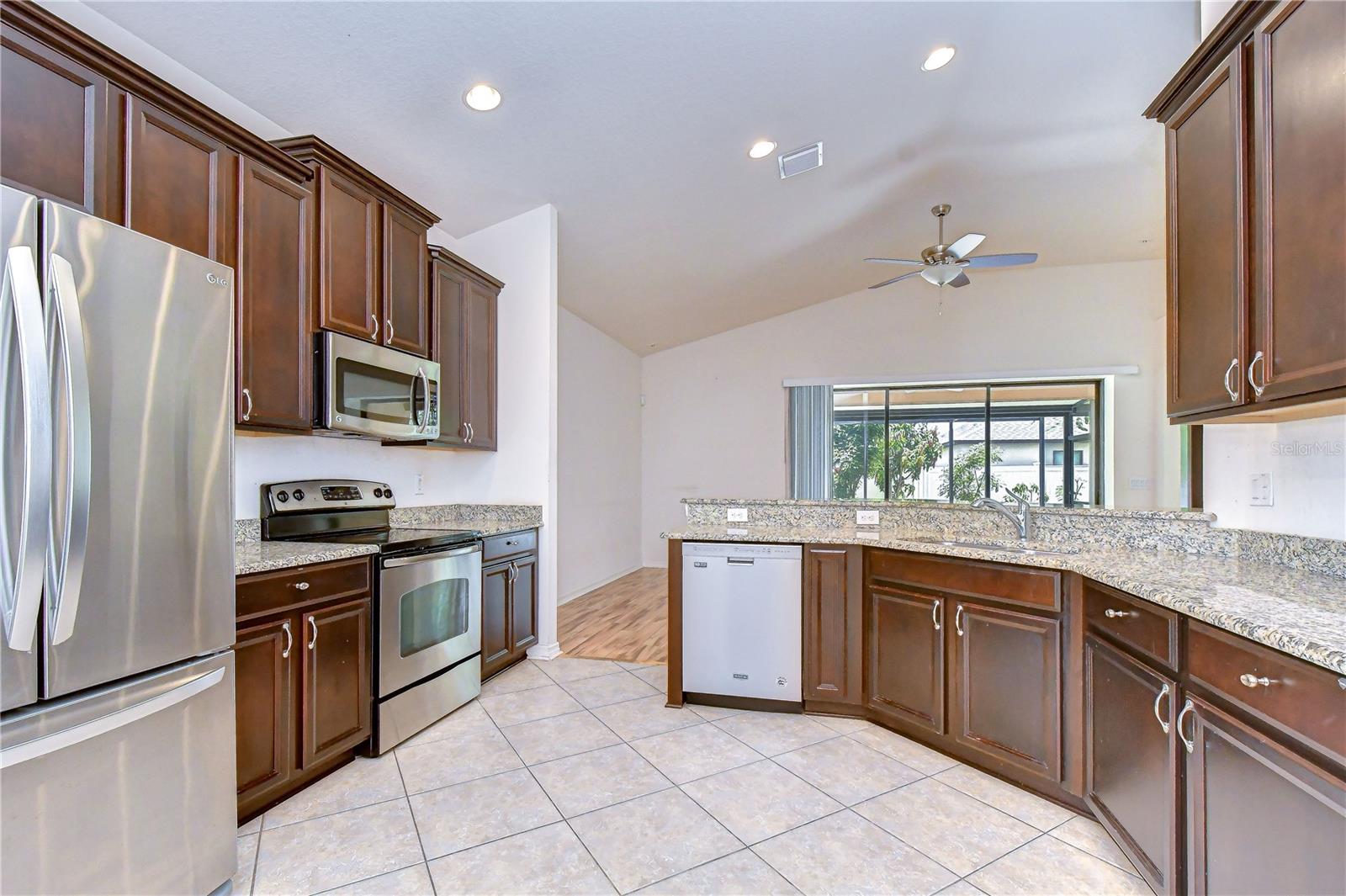 8443 White Poplar Dr Property Photo 38