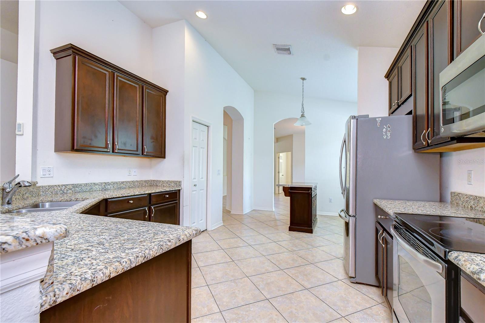8443 White Poplar Dr Property Photo 40