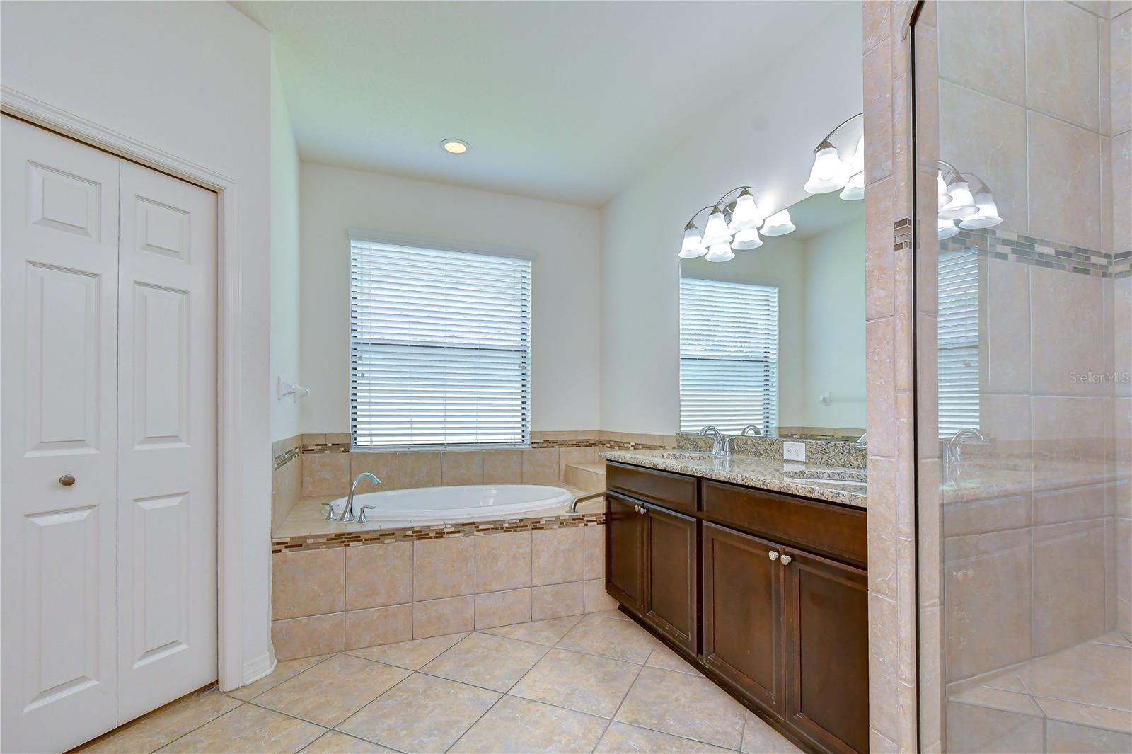 8443 White Poplar Dr Property Photo 54